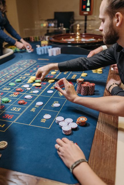 The iGaming Edge: Smarter Play in Casinos, Betting, and Poker